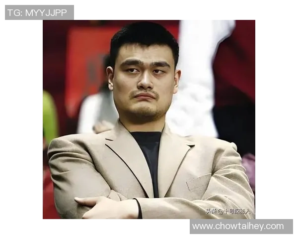 姚明因争议判罚与裁判发生激烈冲突引发全场关注